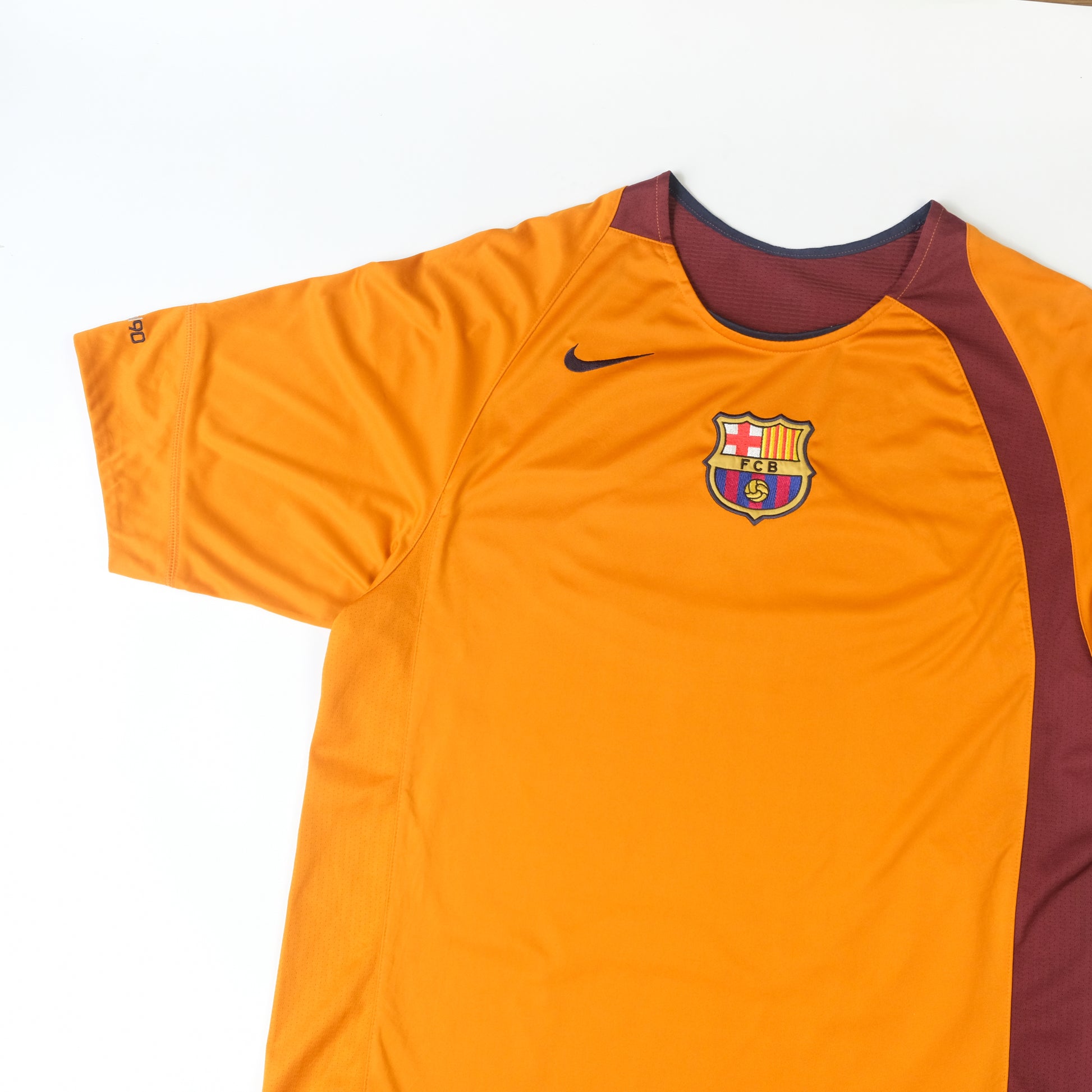 2004/05 Barcelona Training Shirt Nike