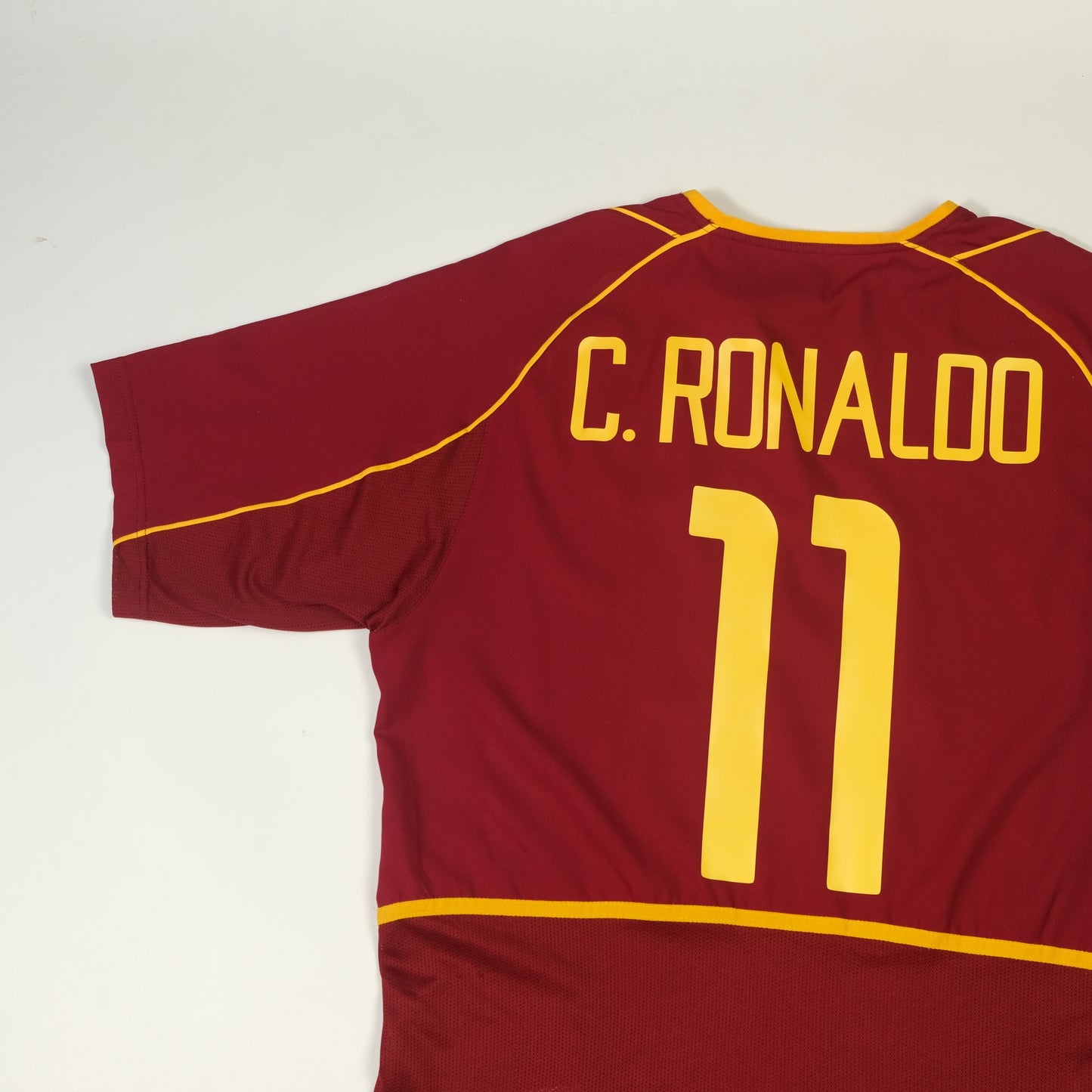 2002/04 Portugal Home Shirt Ronaldo Nike 