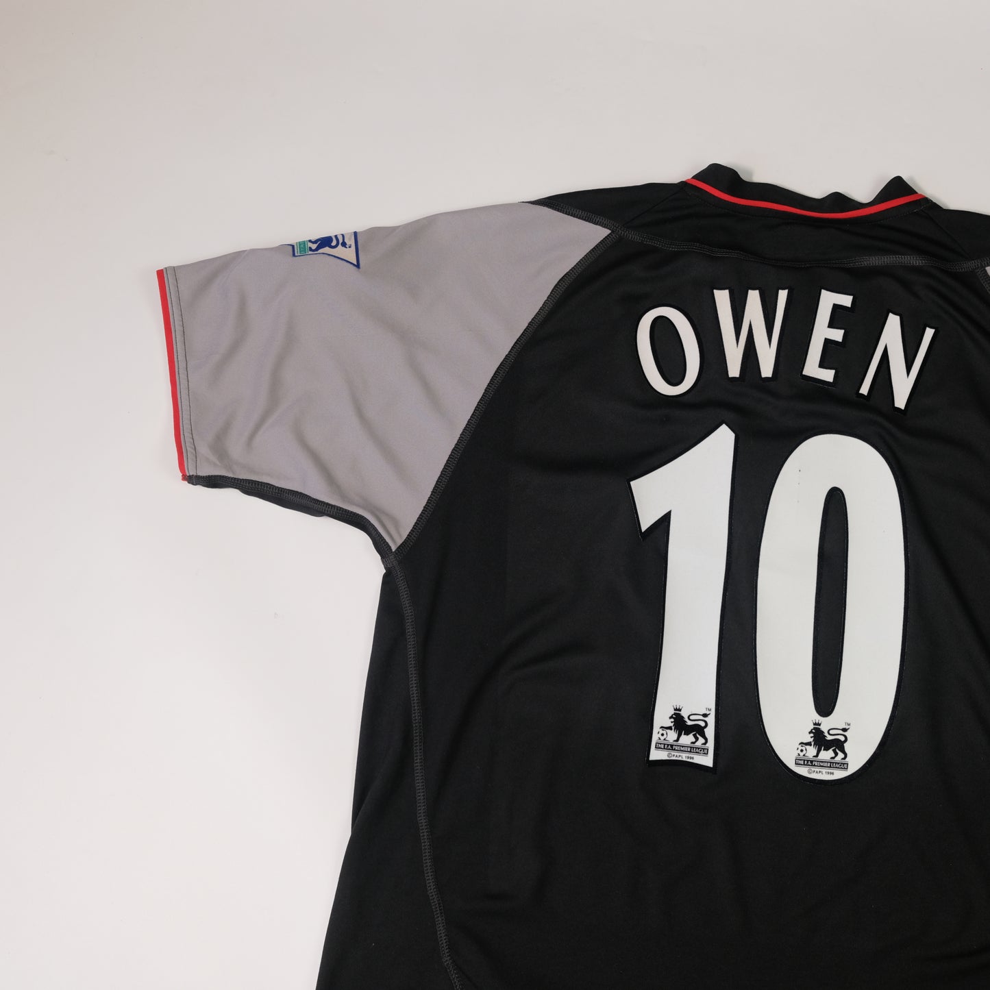 2002/04 Liverpool Away Shirt Reebok Owen 