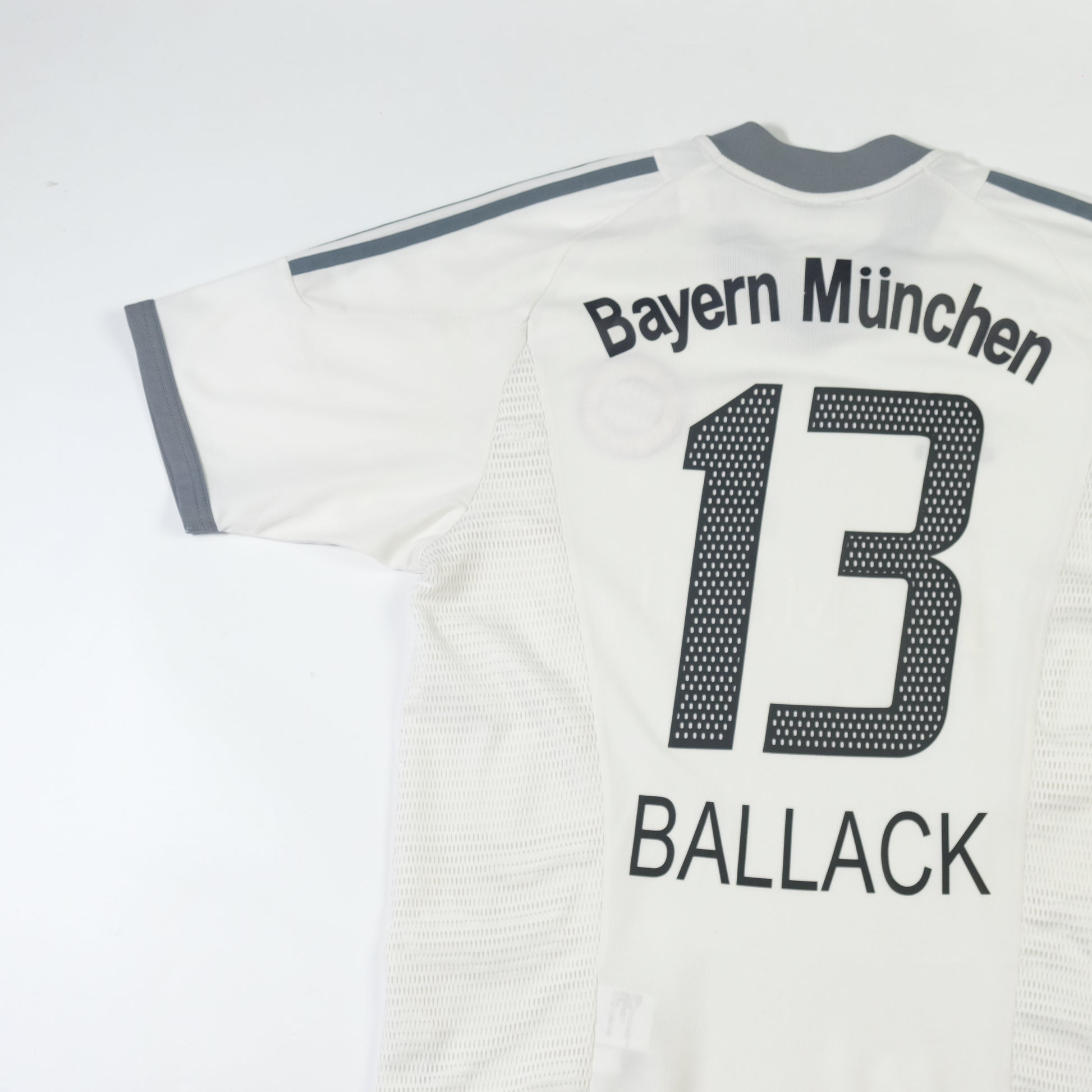 2002/04 Bayern Munich Away Shirt Adidas Ballack (M)