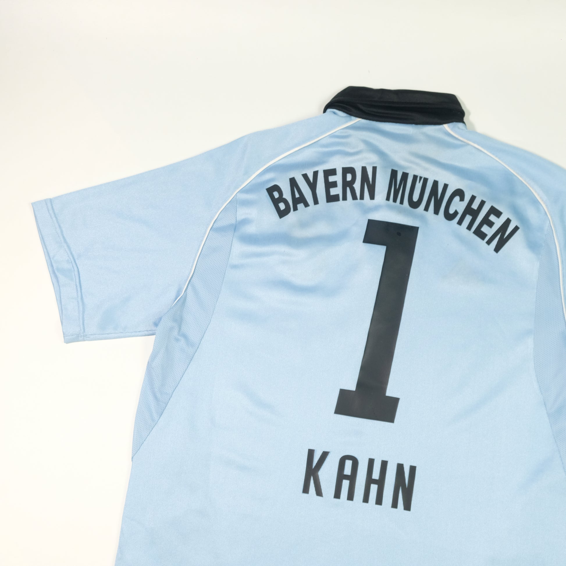 2005/2006 Bayern Munich Goalkeeper Shirt Kahn Adidas